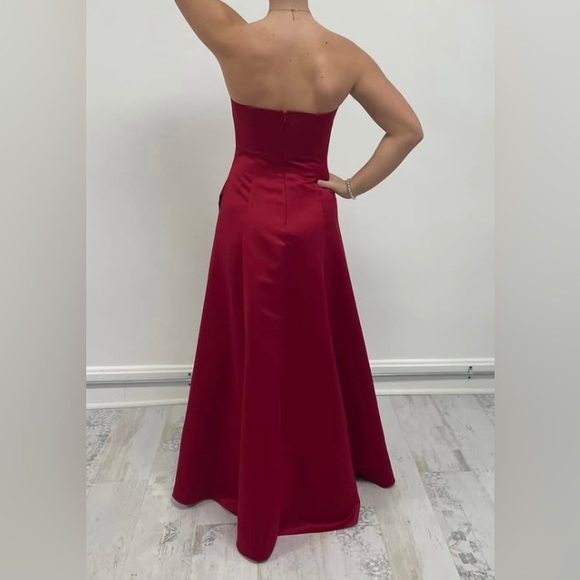 David’s Bridal | Women’s Red Strapless Formal Dress size 2 - Picture 16 of 17